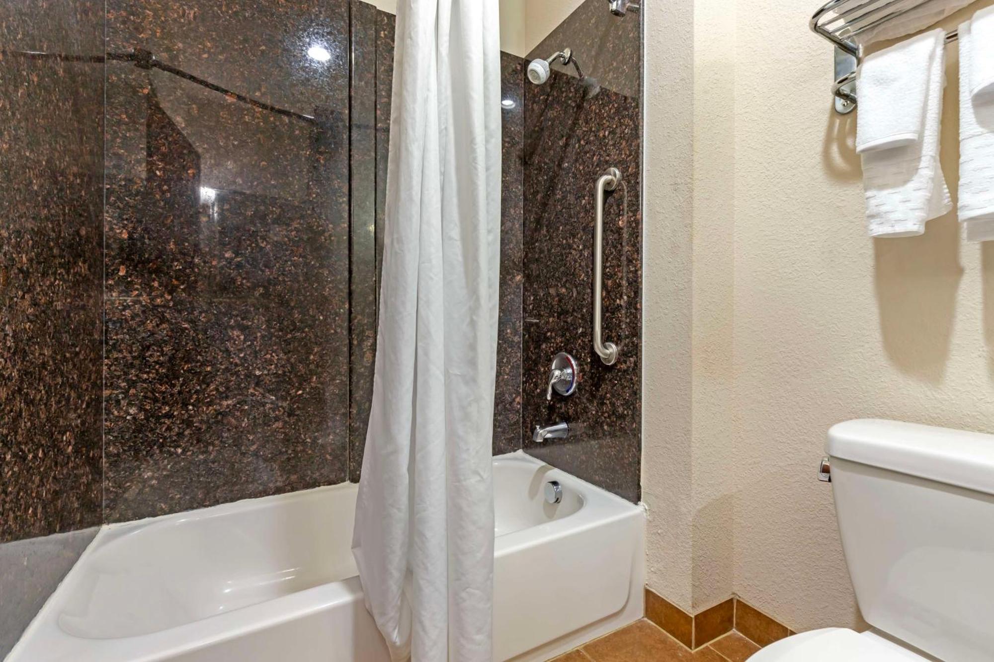 Best Western Plus Greenville South Piedmont Exterior foto